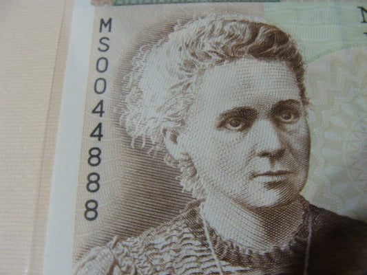Ciekawy nr serii 20 zł / 2011 r. - Maria Skłodowska - Curie - MS 0044888